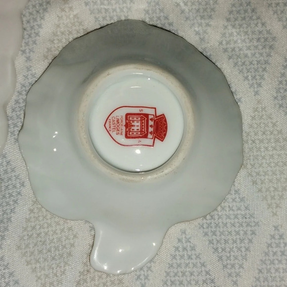 2 piece porcelain small dishes - Picture 3 of 6